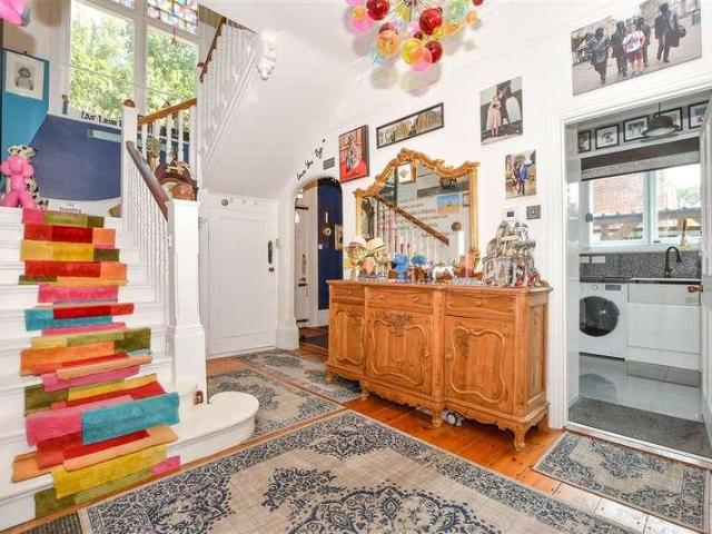House for sale in Hampshire Farm, Spring Vale