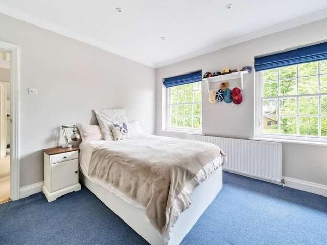 House for sale in Binscombe, Fole