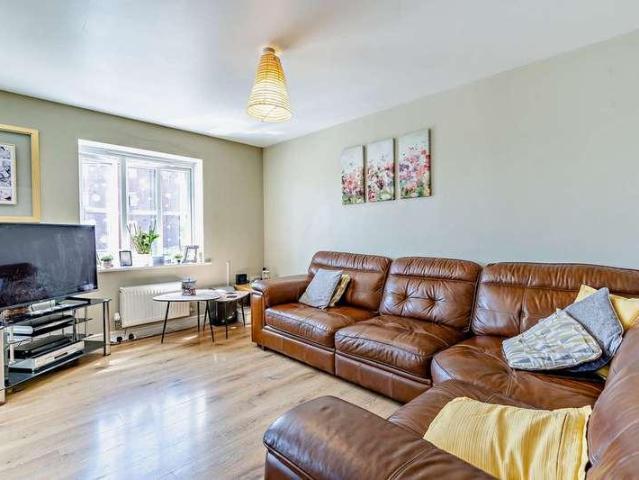 House for sale in Newport, Somerton