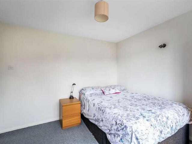House for sale in Oxted, Hillview