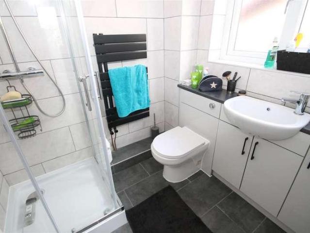 House for sale in Halesowen, West Midlands