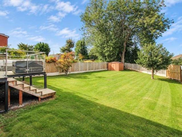 House for sale in Windmill Hill, Wakefield