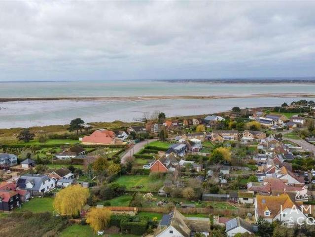 House for sale in Dale Hill, Essex