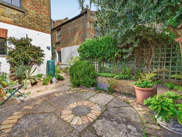 House for sale in London Borough of Hackney, Greater London