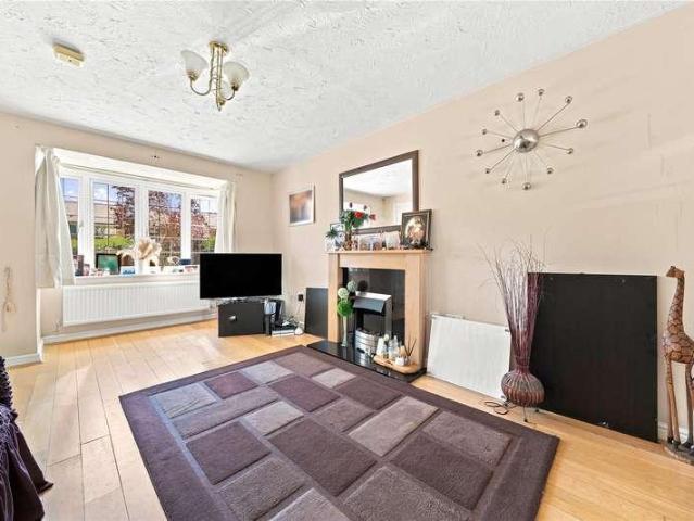 House for sale in West End, Heol-las