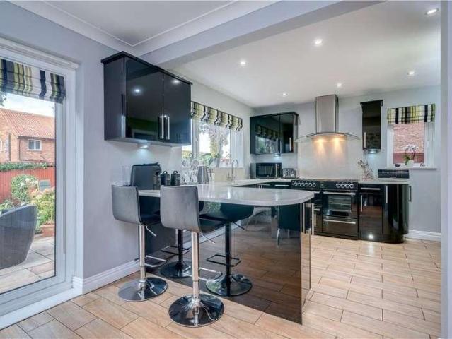 House for sale in Hemingbrough, North Yorkshire