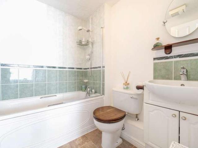 House for sale in Watford Rural, Batchworth