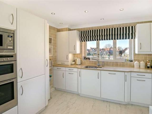 House for sale in Caldecott, Dromore