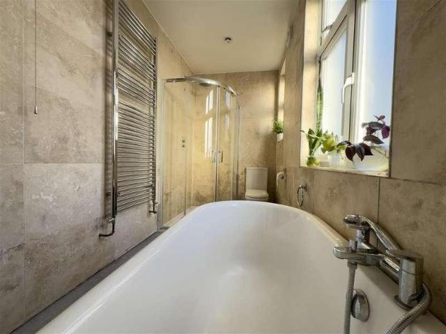 House for sale in London Borough of Hounslow, Spring Grove