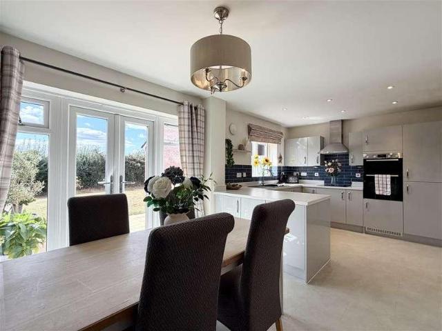 House for sale in Holmer