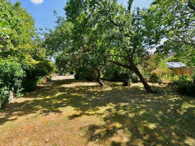 House for sale in Crookhill, Worcestershire