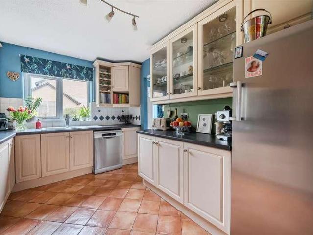 House for sale in Crowthorne