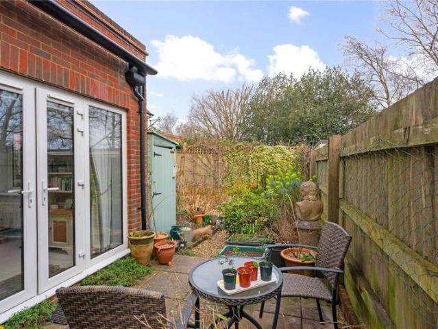 House for sale in Broadwater Down, Sandown Park