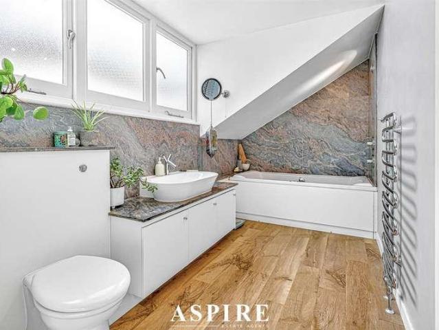House for sale in Thundersley, Essex