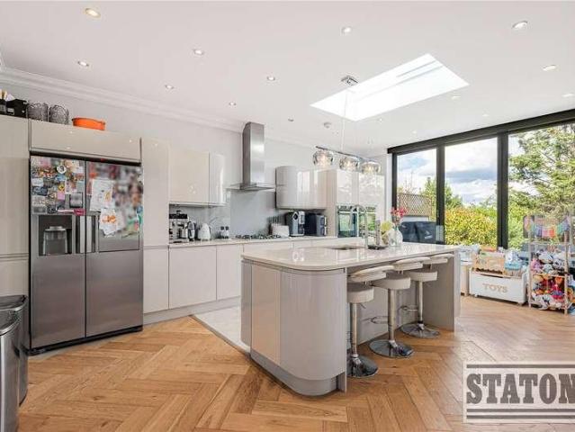 House for sale in Brunswick Park, Greater London