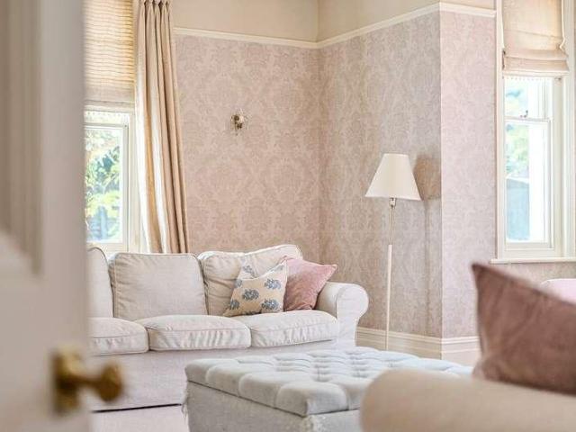 House for sale in Boundstone, Waverley