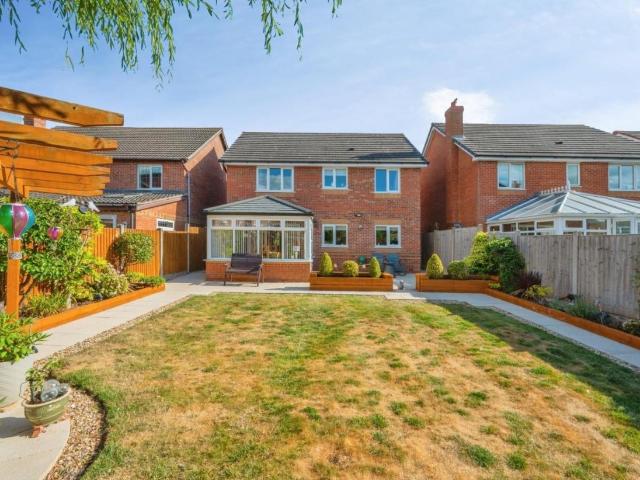 House for sale in Kettlebrook, Staffordshire