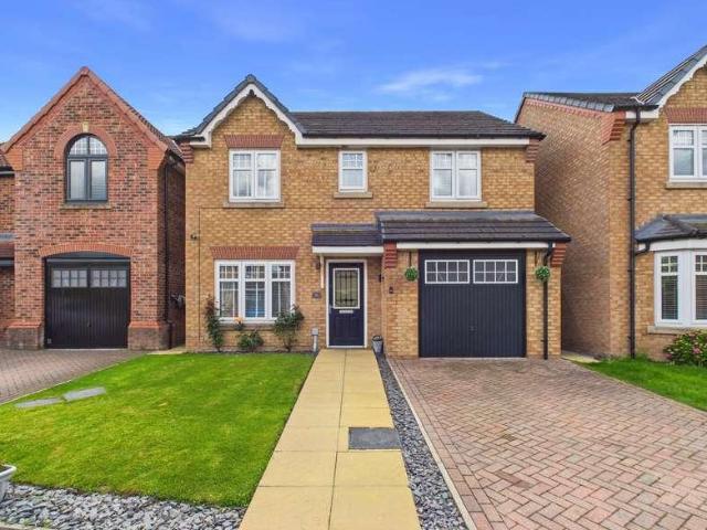 House for sale in Hut Green, Eggborough