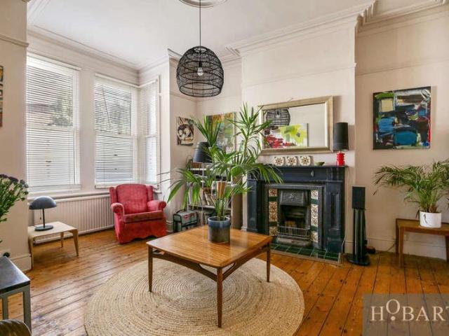 House for sale in Crouch End, Greater London