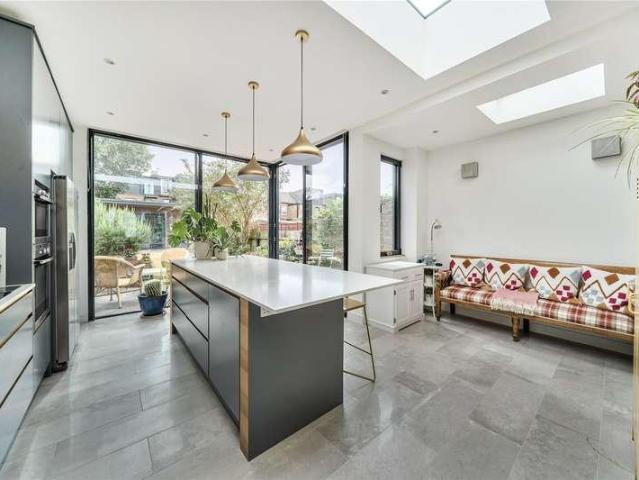 House for sale in New Southgate, Greater London