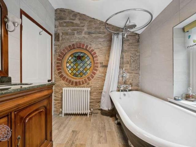 House for sale in Bradshaw, Lee Bank