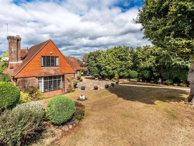House for sale in Boxgrove, Guildford