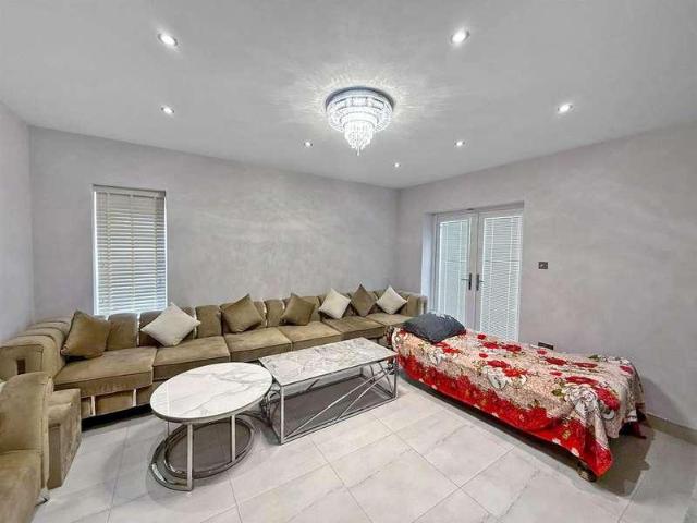 House for sale in Balderstone, Burnedge