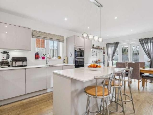 House for sale in Aston Clinton, Buckinghamshire
