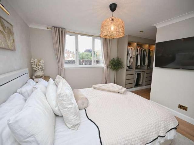 House for sale in Mapplewell, Barnsley