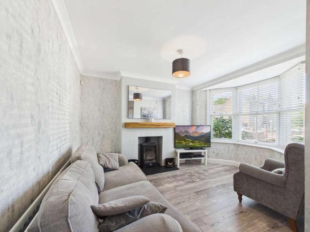House for sale in Roffey, Horsham