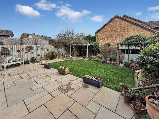 House for sale in Simpson Manor, Wootton