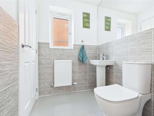 House for sale in Ryeish Green, Spencers Wood