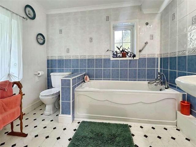 House for sale in Lowtherville, Ventnor