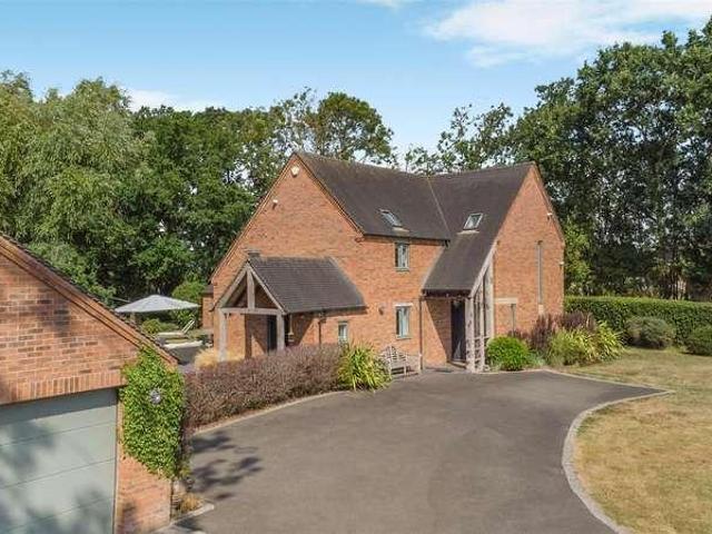 House for sale in Hunts Green, North Warwickshire