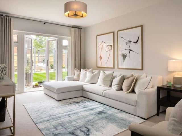 House for sale in Mindenhurst, Surrey Heath