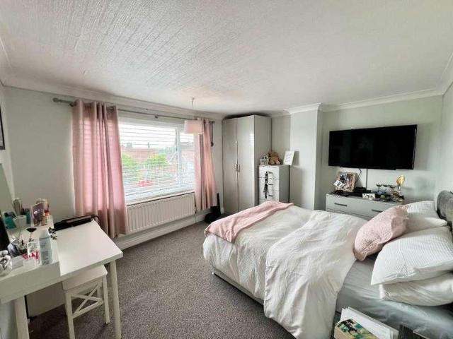House for sale in Cefn Glas, Wales