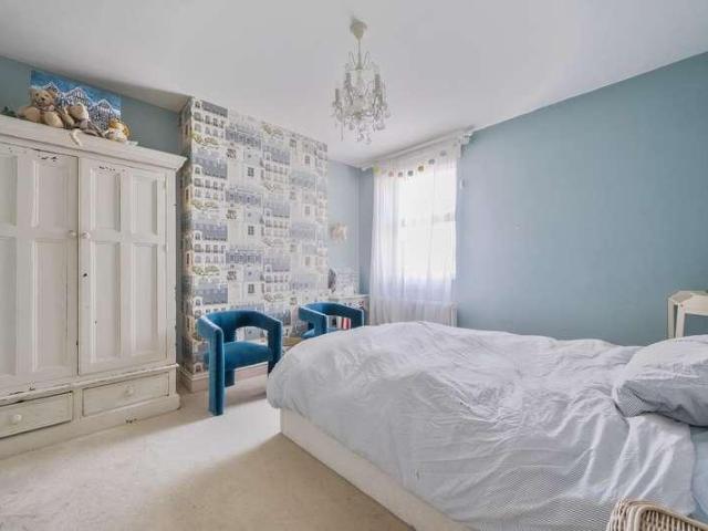 House for sale in Teddington, Hampton Wick