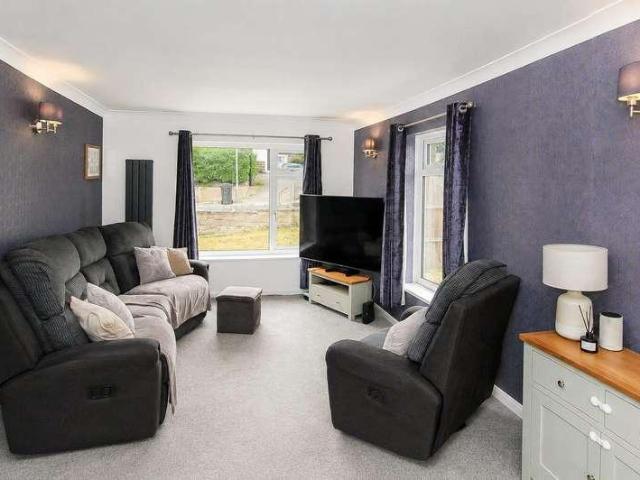 House for sale in Thornhill Lees