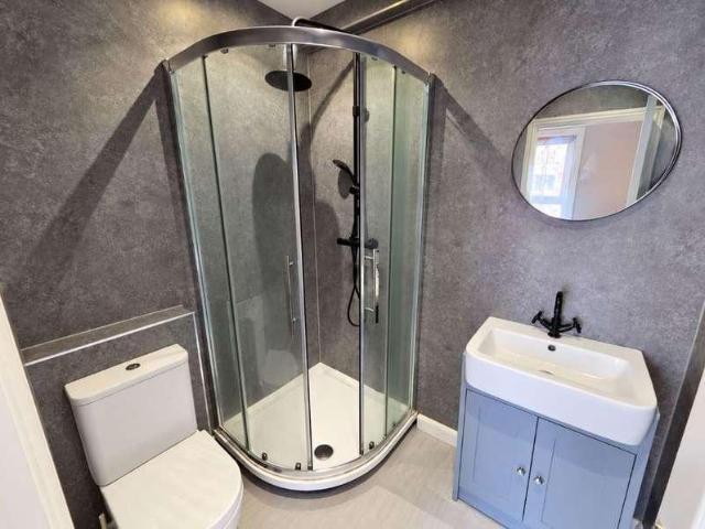 House for sale in Halesowen, West Midlands