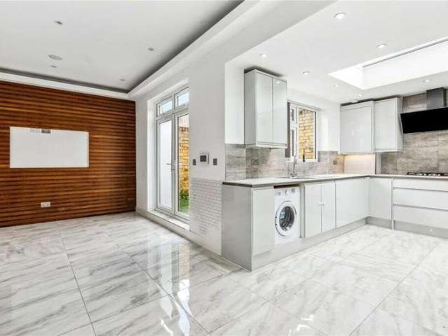 House for sale in Shepherd's Bush, Greater London