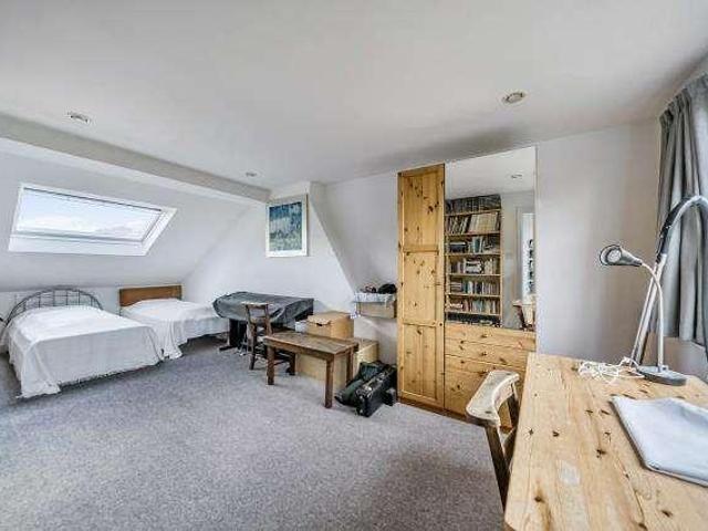 House for sale in London Borough of Hounslow, Osterley
