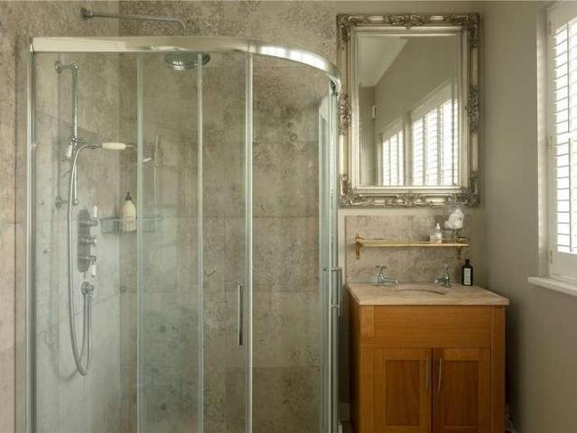 House for sale in Oval, Greater London