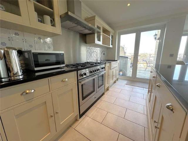 House for sale in Hamilton Quay, Eastbourne
