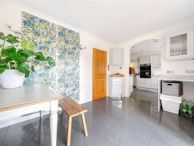 House for sale in Heatherside, Heol-las