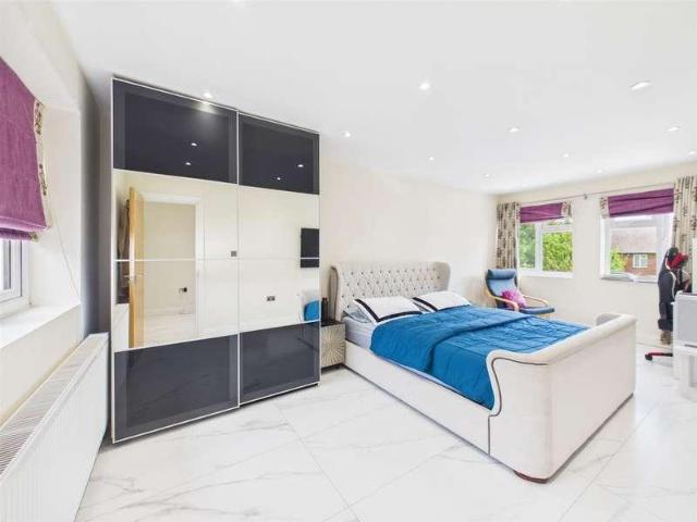 House for sale in Ickenham, Greater London