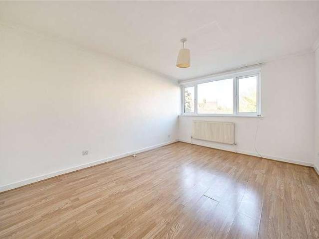 House for sale in London Borough of Ealing, Perivale