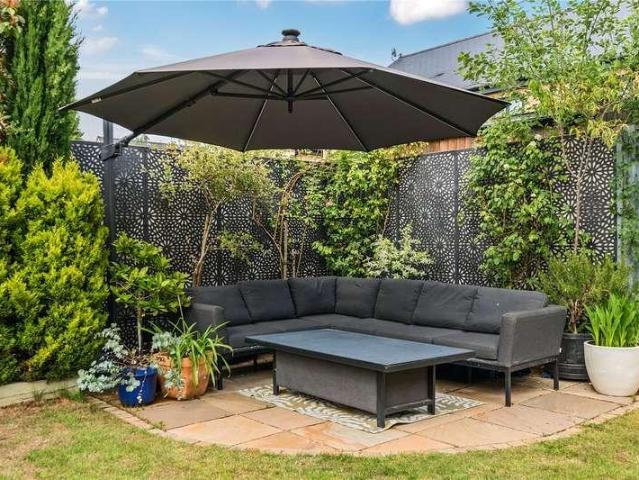 House for sale in Lower Green Esher, Blackhills