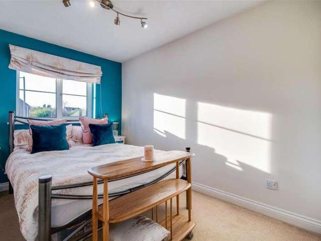 House for sale in Normanton, Snydale