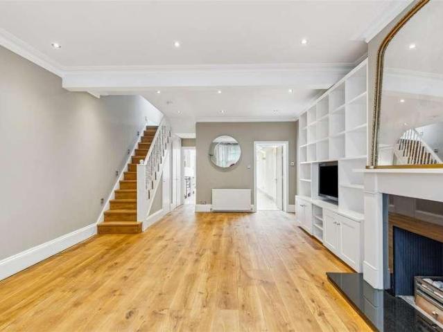 House for sale in London Borough of Hounslow, Greater London