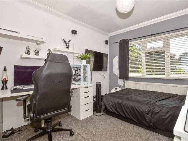House for sale in Capel, Sandown Park